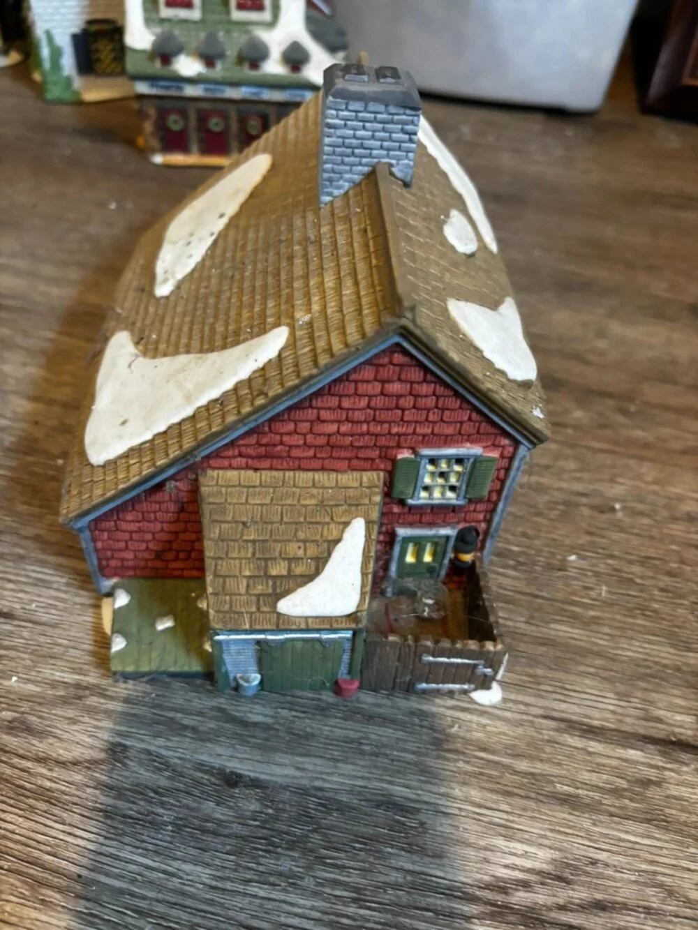 Department 56 Christmas village light up building Shingle Creek House